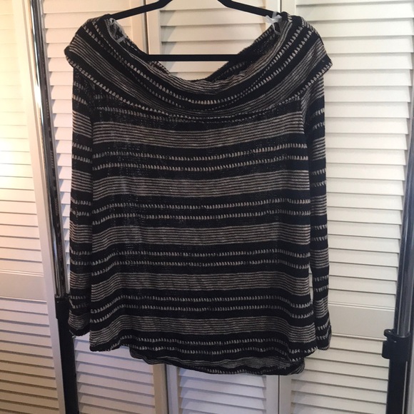 Black and Tan Boat Neck Sweater - Picture 5 of 6